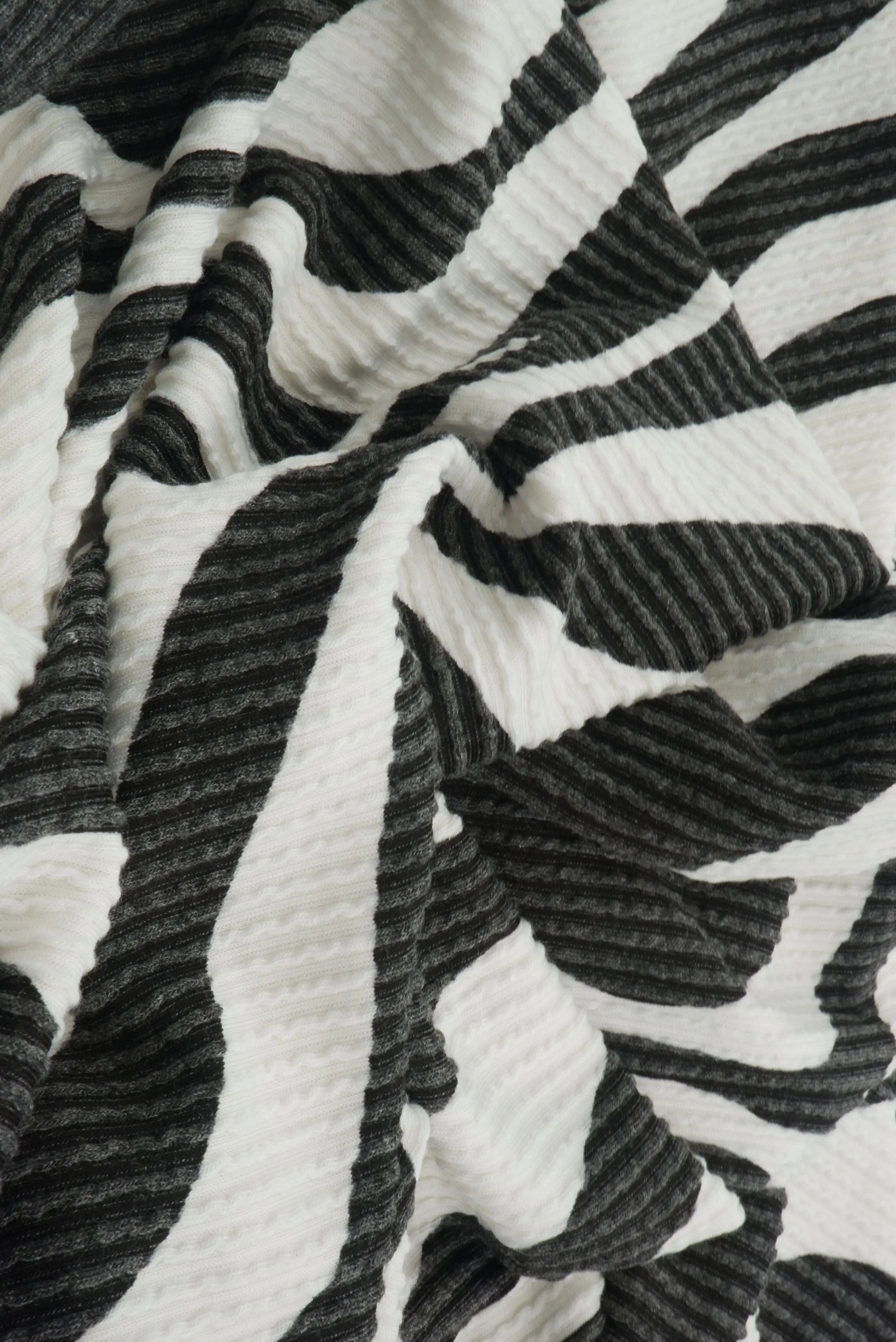 KNT4463-MS10129 BLACK KNIT