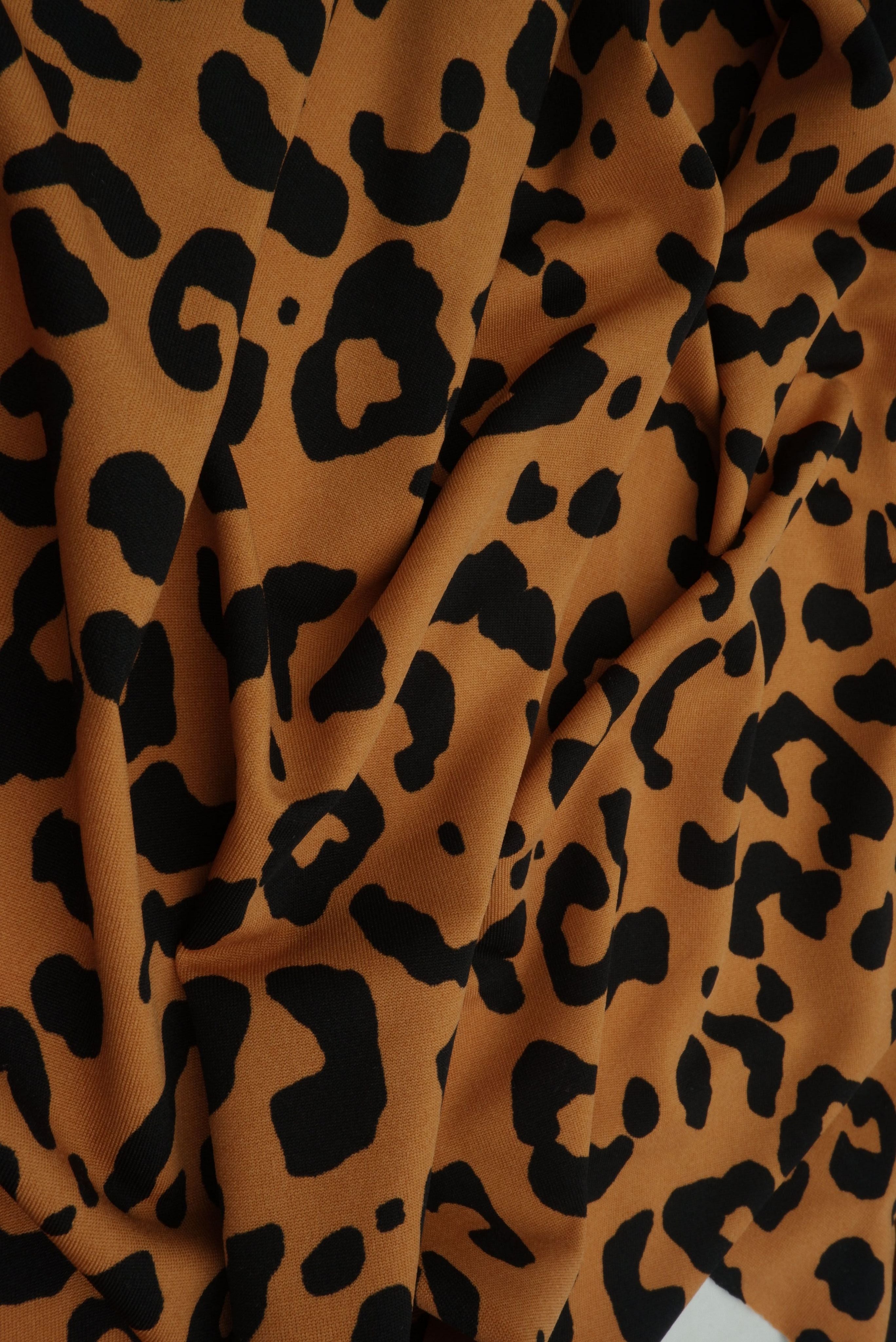 KNT1389-Q10720 RUST/BLACK ACTIVEWEAR ANIMAL BIKER SHORTS BODYSUIT BOTTOMS CAMI DRESS KNIT LOUNGEWEAR PANTS POLYESTER PRINT SKIRTS SPANDEX STRETCH T-SHIRT TOPS TUNICS