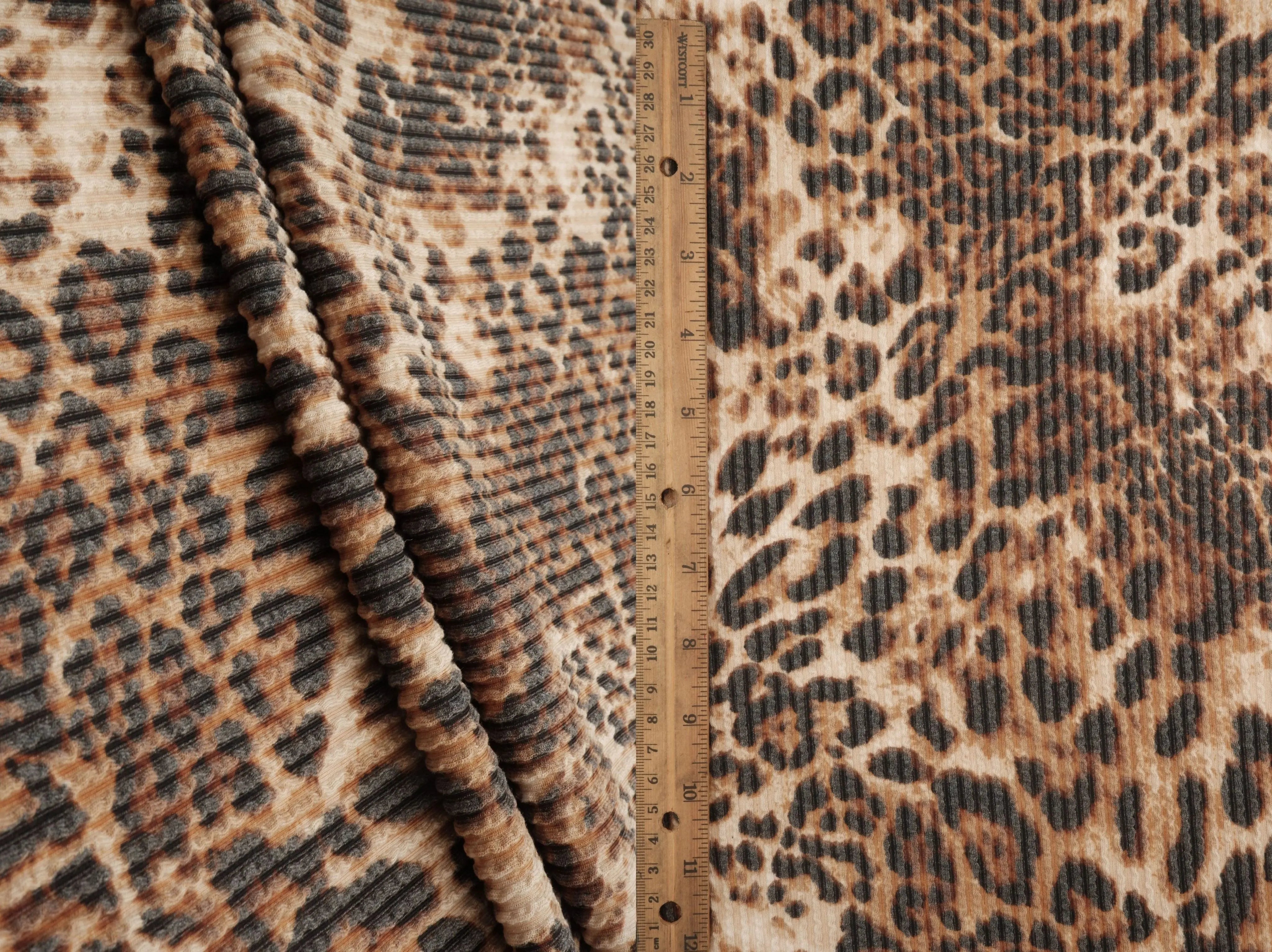 Double Knit Leopard Print Fabric   KNT4463-DU536 