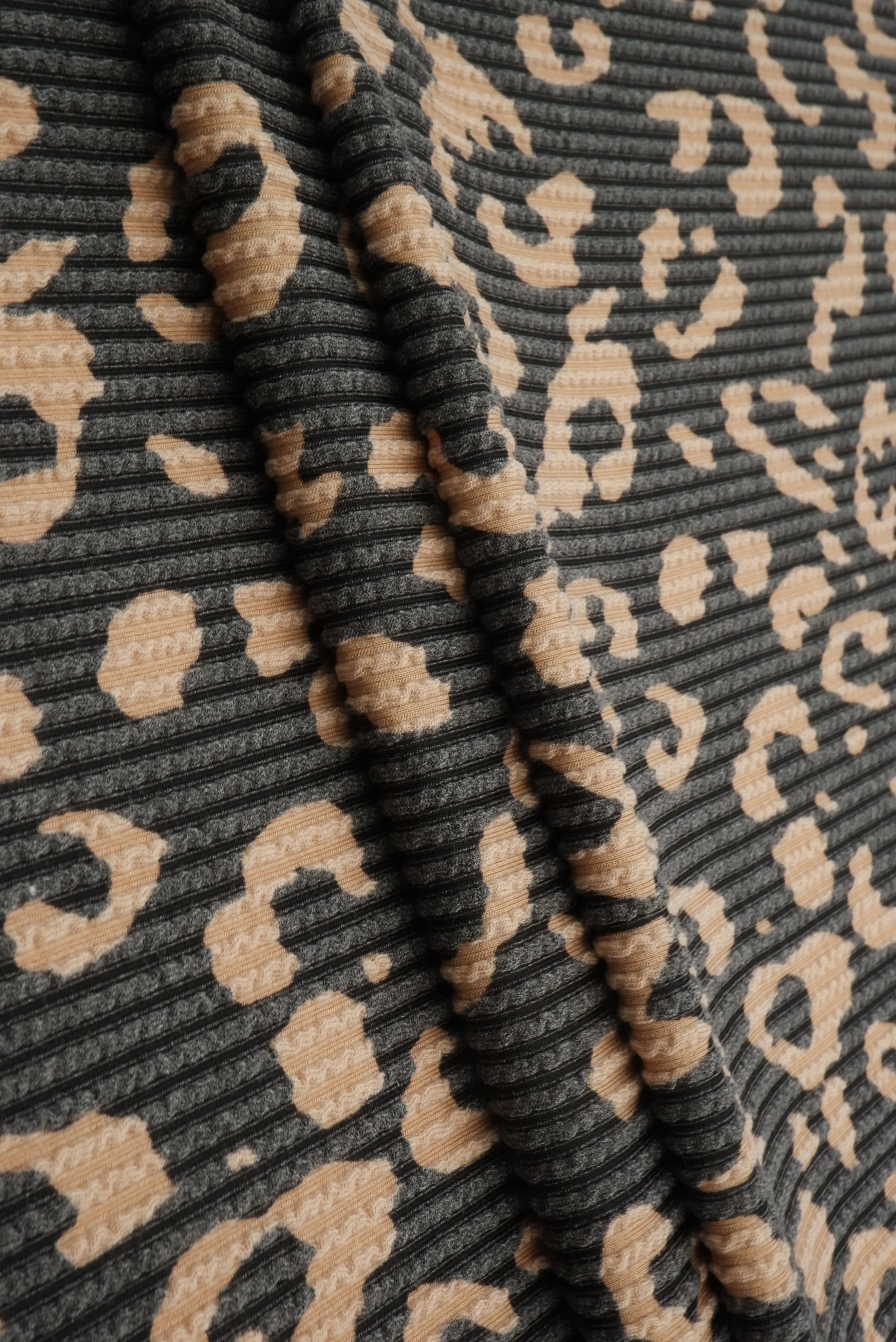 Double Knit Leopard Print Fabric   KNT4463-MS11073 