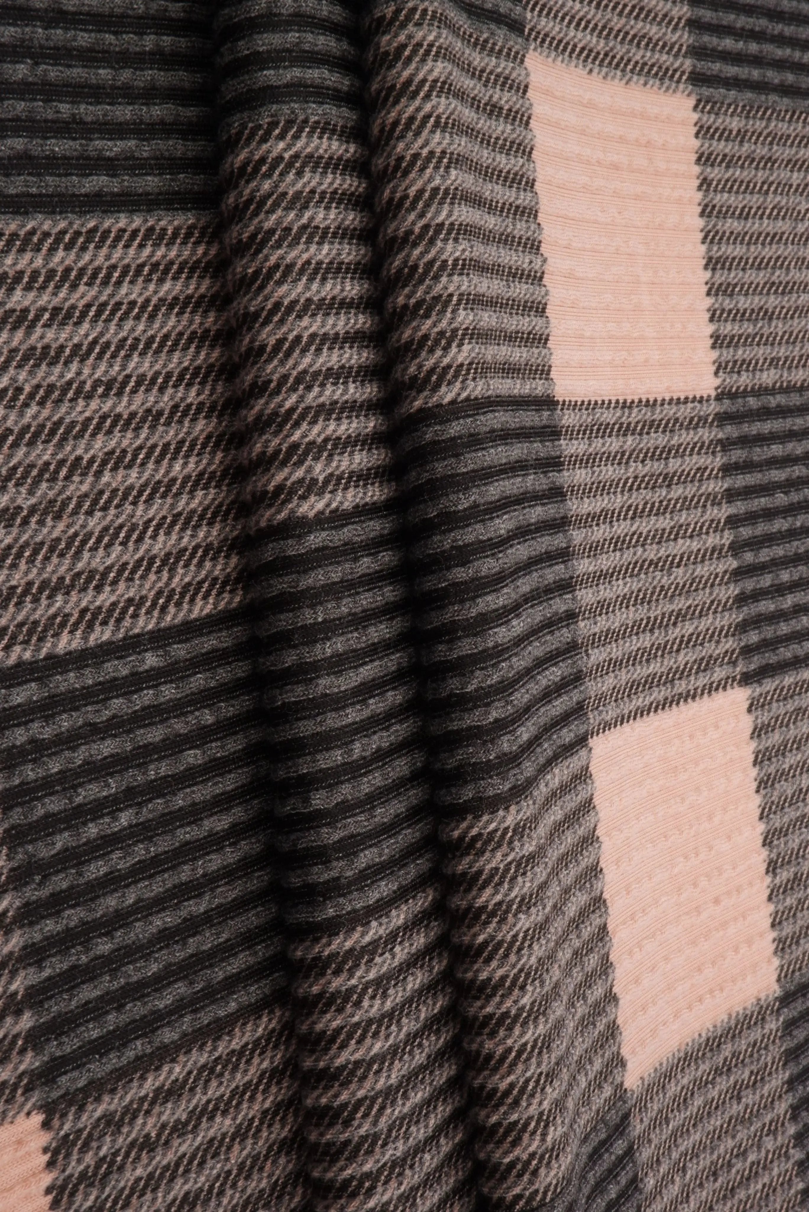 KNT4463-DU917 TAUPE/BLACK KNIT